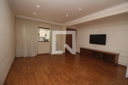 Casa à venda com 200m², 3 quartos e 4 vagasSala de TV
