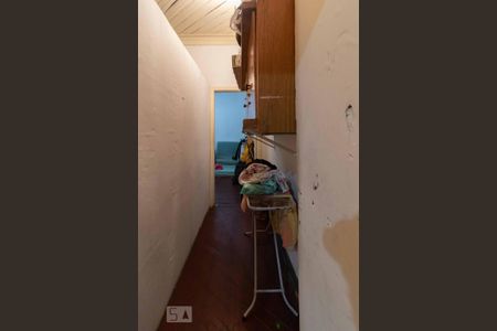 Casa à venda com 300m², 3 quartos e 2 vagasCorredor Quartos