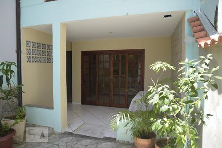 Casa para alugar com 90m², 2 quartos e 1 vagaFachada