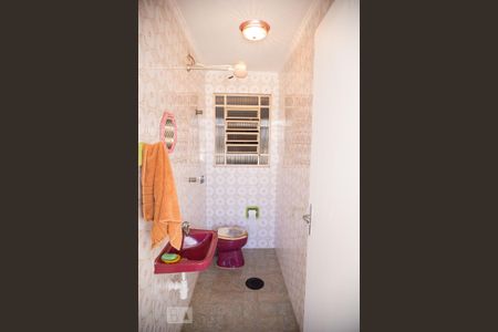 Casa à venda com 205m², 3 quartos e 3 vagas Casa à venda com 205m², 3 quartos e 3 vagasBanheiro de serviço