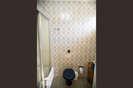 Casa à venda com 205m², 3 quartos e 3 vagas Casa à venda com 205m², 3 quartos e 3 vagasBanheiro da suite