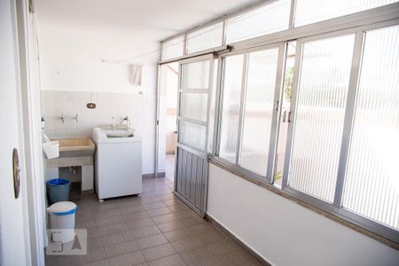 Casa à venda com 205m², 3 quartos e 3 vagas Casa à venda com 205m², 3 quartos e 3 vagasÁrea de serviço