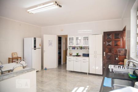 Casa à venda com 205m², 3 quartos e 3 vagas Casa à venda com 205m², 3 quartos e 3 vagasCozinha