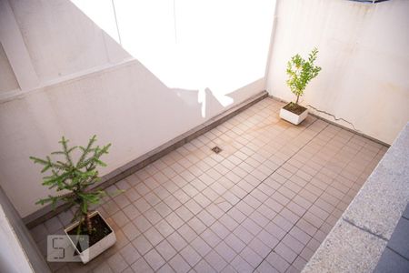 Casa à venda com 205m², 3 quartos e 3 vagas Casa à venda com 205m², 3 quartos e 3 vagasÁrea externa