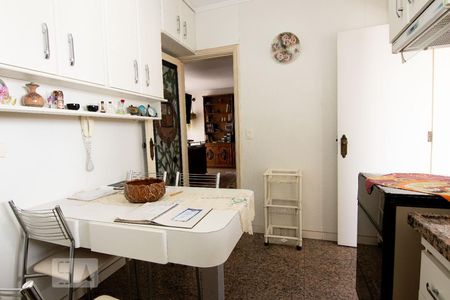 Apartamento à venda com 120m², 3 quartos e 2 vagasCozinha