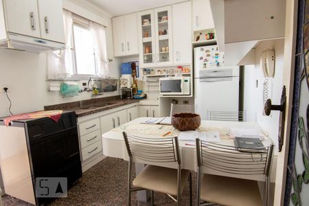 Apartamento à venda com 120m², 3 quartos e 2 vagasCozinha