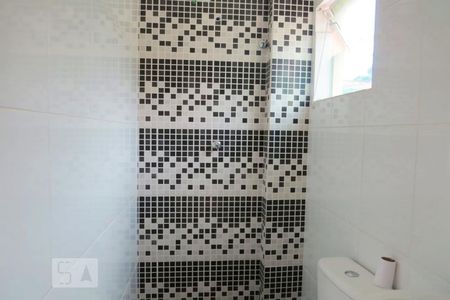 Banheiro de kitnet/studio para alugar com 1 quarto, 28m² em Vila Medeiros, São Paulo