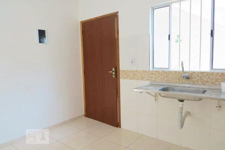Cozinha de kitnet/studio para alugar com 1 quarto, 28m² em Vila Medeiros, São Paulo