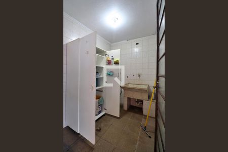 Casa à venda com 240m², 3 quartos e 3 vagasÁrea de Serviço