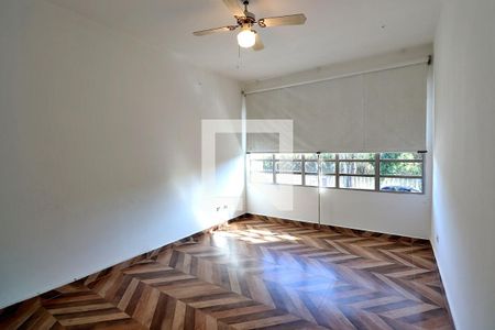 Casa à venda com 240m², 3 quartos e 3 vagasSuíte 3