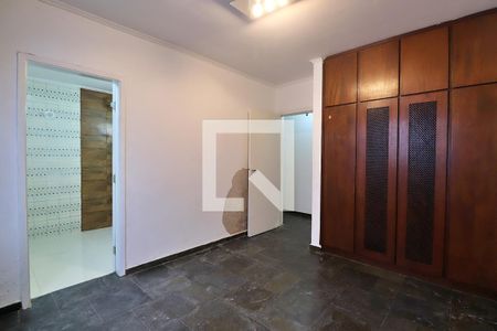 Casa à venda com 240m², 3 quartos e 3 vagasSuíte 1