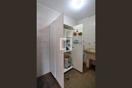 Casa à venda com 240m², 3 quartos e 3 vagasÁrea de Serviço