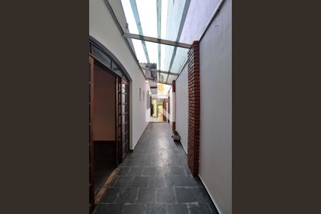 Casa à venda com 240m², 3 quartos e 3 vagasCorredor