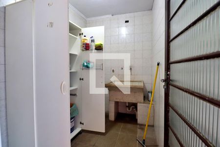 Casa à venda com 240m², 3 quartos e 3 vagasÁrea de Serviço