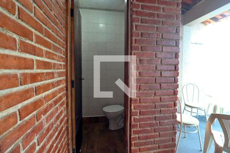 Casa à venda com 240m², 3 quartos e 3 vagasBanheiro de Serviço