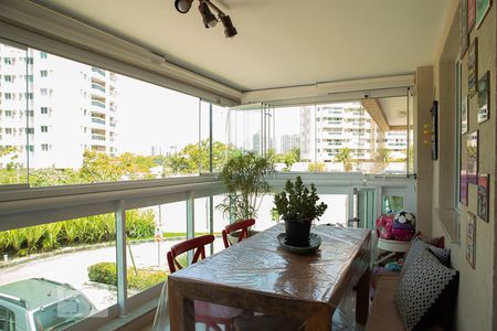 Apartamento à venda com 88m², 3 quartos e 2 vagas Apartamento à venda com 88m², 3 quartos e 2 vagasVaranda