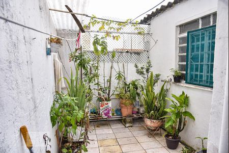 Casa à venda com 98m², 2 quartos e 1 vagaQuintal