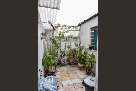 Casa à venda com 98m², 2 quartos e 1 vagaQuintal