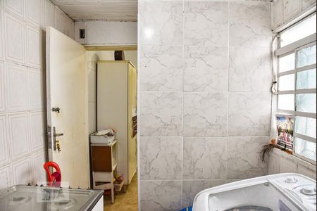 Casa à venda com 98m², 2 quartos e 1 vagaÁrea de serviço