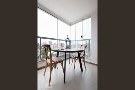 Apartamento para alugar com 55m², 2 quartos e 1 vagaVaranda