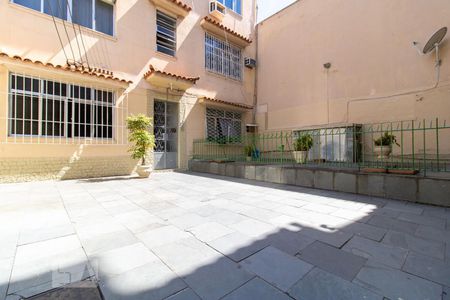 Apartamento para alugar com 75m², 2 quartos e sem vagaÁrea comum