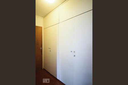 Apartamento à venda com 157m², 3 quartos e 3 vagasArmário da suíte 