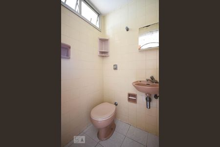 Apartamento à venda com 157m², 3 quartos e 3 vagasBanheiro de Serviço