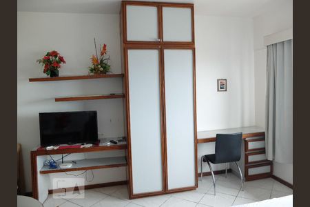 Quarto de kitnet/studio para alugar com 1 quarto, 35m² em Barra, Salvador