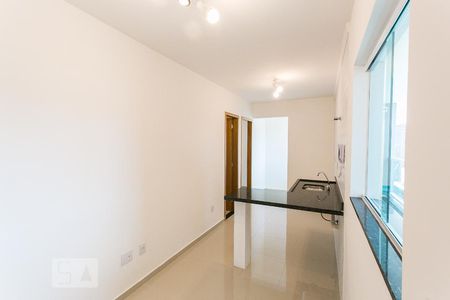 Sala e Cozinha de casa de condomínio para alugar com 2 quartos, 40m² em Água Rasa, São Paulo