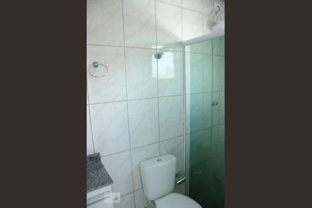 Banheiro de kitnet/studio para alugar com 1 quarto, 30m² em Parque Edu Chaves, São Paulo