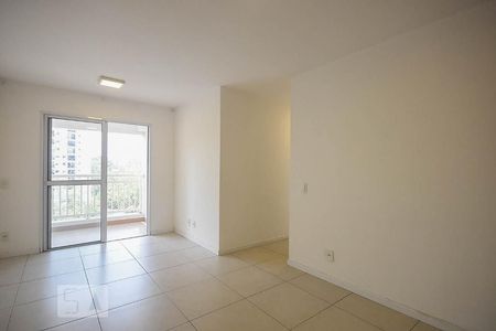 Sala de apartamento para alugar com 3 quartos, 74m² em Vila Andrade, São Paulo