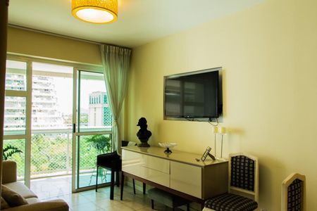 Sala de apartamento para alugar com 2 quartos, 73m² em Barra da Tijuca, Rio de Janeiro