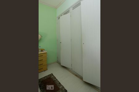 Casa à venda com 300m², 3 quartos e 4 vagasQuarto 2 - Armários