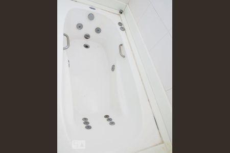 Casa à venda com 350m², 4 quartos e 3 vagasBanheiro 1