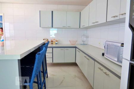 Casa à venda com 350m², 4 quartos e 3 vagasCozinha