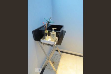 Casa à venda com 350m², 4 quartos e 3 vagasBanheiro 4 