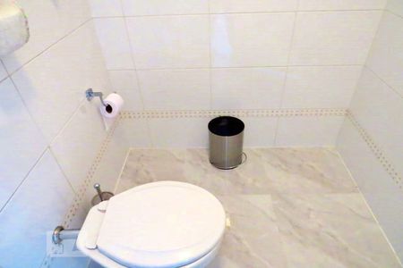 Casa à venda com 350m², 4 quartos e 3 vagasBanheiro 4 