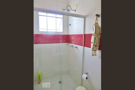 Casa à venda com 350m², 4 quartos e 3 vagasBanheiro 2