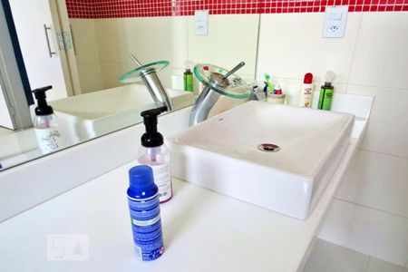 Casa à venda com 350m², 4 quartos e 3 vagasBanheiro 1