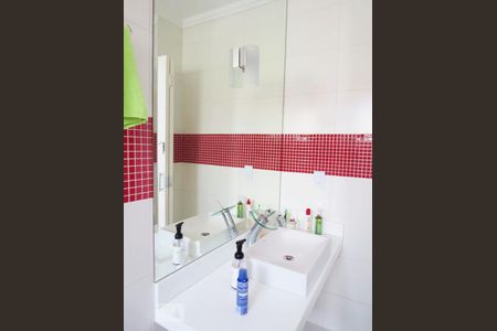 Casa à venda com 350m², 4 quartos e 3 vagasBanheiro 2