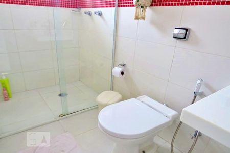 Casa à venda com 350m², 4 quartos e 3 vagasBanheiro 2