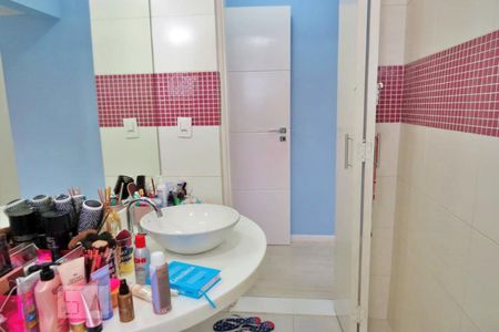 Casa à venda com 350m², 4 quartos e 3 vagasBanheiro 2