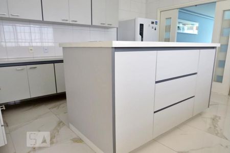 Casa à venda com 350m², 4 quartos e 3 vagasCozinha