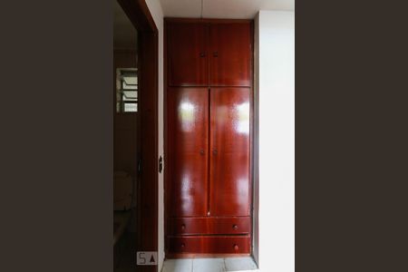 Apartamento para alugar com 45m², 1 quarto e 1 vaga Apartamento para alugar com 45m², 1 quarto e 1 vagaArmário - Corredor