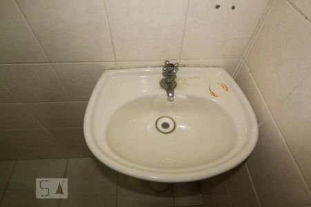 Casa para alugar com 100m², 2 quartos e 2 vagasBanheiro de serviço