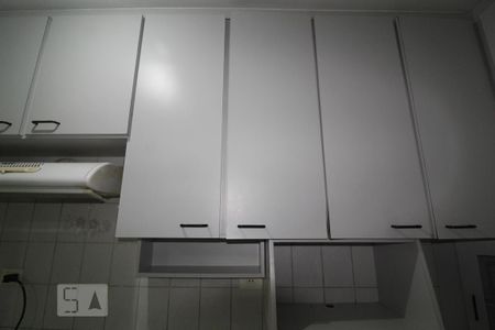 Casa para alugar com 100m², 2 quartos e 2 vagasCozinha armários