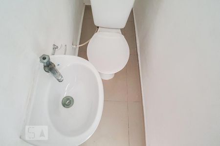 Casa de condomínio para alugar com 75m², 2 quartos e 1 vagaLavabo 