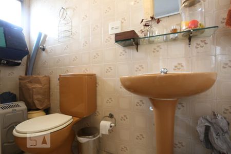 Apartamento à venda com 133m², 4 quartos e 2 vagasBanheiro de Serviço