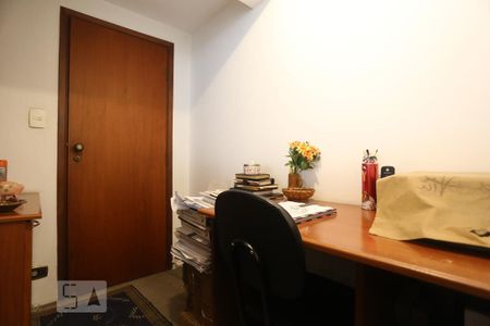 Apartamento à venda com 133m², 4 quartos e 2 vagasEscritório