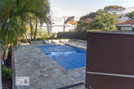 Apartamento à venda com 133m², 4 quartos e 2 vagas Apartamento à venda com 133m², 4 quartos e 2 vagasÁrea comum - Piscina